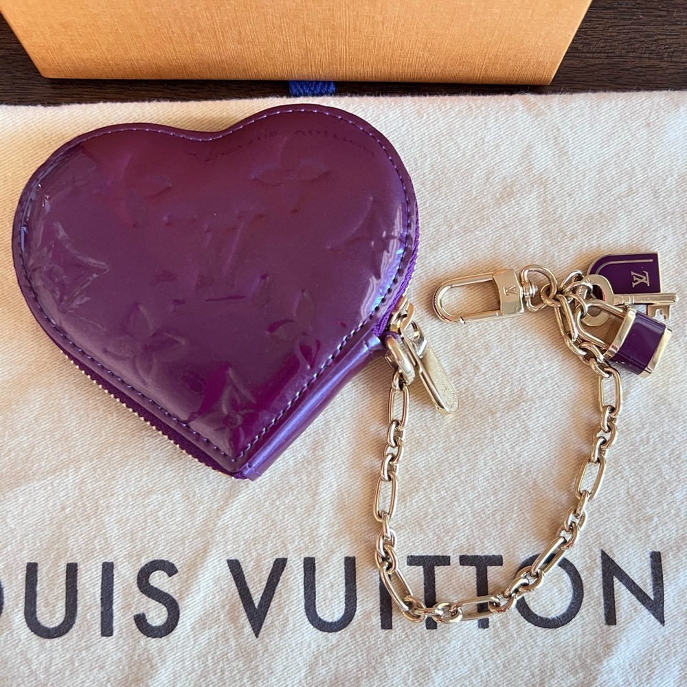 Louis Vuitton Vernis Porte Monnaie Heart Lock Keychain Charm Chain Clip Wallet